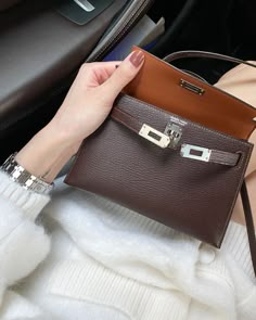 Mini Kelly Hermes, Kelly Hermes, Daytime Outfits, Bag Wishlist, Bag Closet, Luxury Bags Collection, Womens Designer Bags