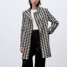 Brand New With Tags. Chic Houndstooth Winter Outerwear, Elegant Double-breasted Houndstooth Outerwear, Chic Houndstooth Long Sleeve Outerwear, Elegant Houndstooth Outerwear For Fall, Plaid Double-breasted Houndstooth Outerwear, Elegant Black Houndstooth Outerwear, Double-breasted Houndstooth Outerwear For Business, Double-breasted Houndstooth Outerwear For Office, Plaid Houndstooth Outerwear For Spring