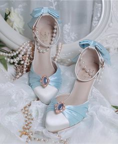 Chain Butterfly, Summer Pumps, Glamour Vintage, Dr Shoes, Classic Lolita, Kawaii Shoes, Butterfly Knot, Princess Shoes