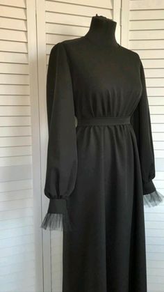 Hijab Black, Tight Dress Outfit, Mode Abaya, Dresses Casual Fall, Elegant Dresses Classy, Everyday Fashion Outfits, Muslim Fashion Outfits