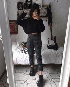 Rama lama on Instagram: “1 or 2?🌷 *anzeige(Verlinkungen) • • • • • • #alternativefashion #plaidpants #darkfashion #grungeaesthetic #grungestyle #outfitinspo…” Stil Rock, High Wasted Jeans, Fest Outfits, Jean Trends, Plaid Pants, 1 Or 2, Edgy Outfits, Dark Fashion, Fashion Mode