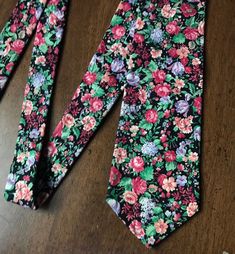 Very handsome men's floral print tie. Will definitely attract attention and compliments! Arrow cotton Vintage pre-owned Summer Formal Ties With Floral Print, Floral Print Suit And Tie Accessories For Spring Business, Floral Print Ties For Spring Formal Events, Spring Floral Print Ties For Formal Occasions, Formal Floral Print Ties For Spring, Spring Floral Print Formal Ties, Formal Spring Floral Print Ties, Spring Floral Print Business Ties, Spring Floral Print Tie