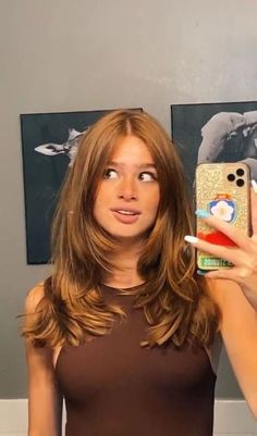 Cabelo repicado em camadas dos anos 90 Hairstyles For Layered Hair, Round Face Haircuts, Haircuts For Medium Hair, Haircuts Straight Hair, Haircuts For Long Hair, Cut My Hair, Hair Inspo Color, Long Hair Cuts, Medium Length Hair Cuts