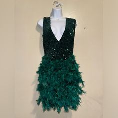 Dachboutique Green Dress Size:S Worn Once Green Sequined Midi Cocktail Dress, Green Sequin Midi Dress For Cocktail, Cocktail Green Mini Dress, Glamorous Green Mini Evening Dress, Boutique Dresses, Green Dress, Dresser, Stuff To Buy, Mini Dress