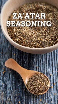 Za'atar Seasoning ready in a bowl and a spoon. Zatar Spice Recipe, Zatar Seasoning Recipes, Za’tar Spice Blend, Za’atar Seasoning Recipe, Middle Eastern Spice Blend, Arabic Seasoning, Zatar Seasoning, Marjoram Recipes, Zaatar Recipes