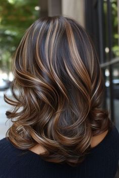 Explore the hottest dark caramel balayage styles of 2024 for a chic and stunning new look. Dive into top trends today! #CaramelBalayage2024 #SubtleBalayage #DarkHairGoals #FallBalayage #DimensionalHair #NaturalBalayage #BrunetteInspo #WarmHairTones #BalayageLovers #CaramelHighlights Dark Highlighted Hair, Autumn Balayage Hair Brunette, Hair Cut Lengths, Dark Caramel Highlights, Dark Caramel Balayage, Brunette With Caramel Highlights, Dark Brown Hair With Caramel Highlights, Brown Hair With Caramel, Balayage Styles