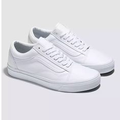 White Leather Vans Size 9.5 Never Worn Vans Shoes Old Skool, White Leather Vans, Estilo Vans, Plain White Sneakers, Vans Vintage, Chukka Shoes, Leather Vans, Rare Vans, High Tops Sneakers