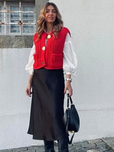 Style: Streetwear Fit Type: LOOSE Yarn Thickness: Coarse yarn Material Composition: knit Sleeve Length(cm): sleeveless Measurement In CM size S M L bust[cm] 100 101 102.5 shoulder[cm] 47 48 49.5 length[cm] 43 44 45.5 Knit Vest With Shirt, Chunky Vest Outfit, Knit Vest Over Dress, Chunky Knit Vest Outfit, Sleeveless Knitted Vest Outfit, Boucle Vest Outfit, Autumn Vest Outfit, Knitted Waistcoat Outfit, Chunky Sweater Vest Outfit