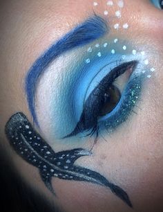 Blue Ocean Makeup Looks, Beach Themed Makeup, Sea Creature Face Paint, Blue Makeup Halloween, Fish Eye Makeup