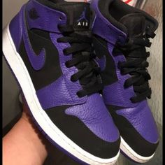 Nike Jordan 1 Midi Purple Black/Dark Purple Gs New Nike Jordan Air 1, Shoes Nike Jordan, Nike Jordan 1, Jordan Air, Purple Shoes, Kids Nike, Nike Jordan, Purple Black, Dark Purple