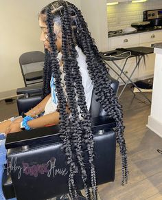 Passion braids , long passion braids, butterfly braids, knotless butterfly braids, Butterfly Braids, Butterfly Braid, Weave Hairstyles Braided, Faux Locs Hairstyles, Cute Braided Hairstyles, Braided Cornrow Hairstyles, Braids Hairstyles Pictures, Dyed Hair Inspiration, Cute Box Braids Hairstyles