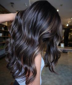 Almond Highlights, Natural Ash Brown Hair, Ash Brown Hair Color Ideas, Hair Balayage Ideas, Dark Hair Balayage, Ash Brown Highlights, Balayage Techniques, Brown Hair Trends, Balayage Long Hair