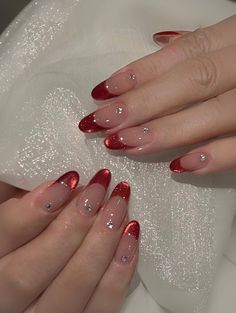 Red Cat Eye Nails Design Christmas, Red Cateye French Tip Nails, Cat Eye Nail Christmas, French Nail Christmas, Gel X Nail Designs Christmas, Trendy Nails 2024 Winter, Red Cat Eye French Tip Nails, Winter Nail Designs Christmas, Simple Red And White Nails