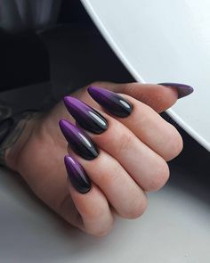 Get inspired by creative black and purple ombre nail designs. Ideal for almond, matte, and short nails with a hint of glitter. Save to your nail ideas board and explore more in the article! Black And Purple Ombre Nails, Black Ombre Nails, Black Almond Nails, Purple Ombre Nails