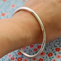 Silver Bangles Design For Girls, Elegant Handmade Silver Bangle, Traditional Silver Bangle With Polished Finish, Classic Silver Ceremonial Bangle, Classic Silver Adjustable Bangle, Silver Kada, Brass Brooch, Silver Anklets Designs, Chain Ring Gold