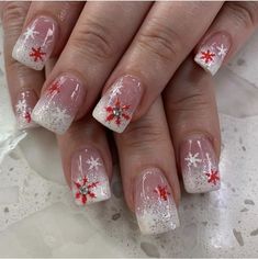 Commanding Christmas Nail Designs Ideas with Glitter 2023 White Tip Winter Nails, French Tip Acrylic Nails Christmas, Christmas French Nails Design, Christmas Nail Art Designs Snowflakes, White Christmas Acrylic Nails, Vintage Christmas Nails, French Manicure Christmas Nails, Simple Winter Nail Ideas, Christmas Nail Ideas Holiday