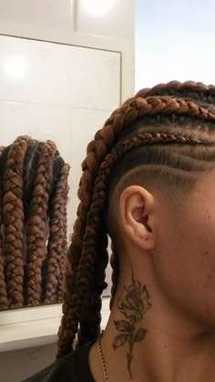 Undercut With Cornrows, Sid Cute Lateral, Braids With Undercut Black Women, Undercut With Braids, Braids With Undercut, Womens Undercut, Undercut Braids, Shaving Cut