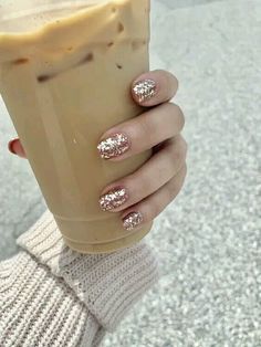 Fall Nails Ideas, Fall Manicure, Hippie Nails, Asian Nails, Pink Manicure, Magic Nails, Diy Gold, Fall Is Coming, Gold And Pink