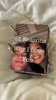 a keychain with the words, 5 reasons why i love you on it