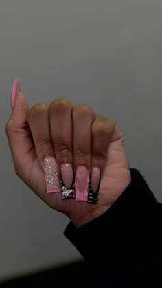 Long Coffin Nail Designs Ideas, Pink And Black Acrylic Nails Designs, Gold Crystal Nails, Short Dope Nails, Pink Nails Dramatic, Pink Birthday Nails Acrylic, Sagittarius Birthday Nails, Dramatic Pink Acrylic Nails, Baddie Nails Instagram