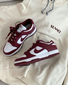 #nikedunks#aesthetic #luxury #shoes #jordan Preppy Shoes, Kicks Shoes, Shoes Outfit Fashion