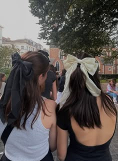 Graciecore Aesthetic, Crochet Wallpaper, Aesthetic Hair Accessories, Gracie Concert, Gracie Core, Clips Aesthetic, Go Viral On Tiktok, Hairstyles For All Hair Types, Black Hair Bows