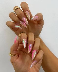 Small Almond Nails Design Summer, Summer Swirl Nails, Swirl Nails, Manicure Designs, Pedicure Designs