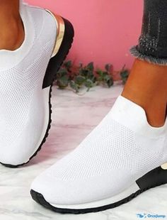 OrcaJump - Femmes Chaussures Athlétiques Baskets avec Talon Compensé Rond, Tissage Vol Armani Beauty, Knit Sneakers, Kinds Of Shoes, Flat Sneakers, Platform Sneakers, Cute Casual Outfits, Casual Outfit, Womens Flats, Laptop Bag