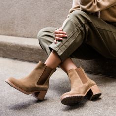 Tan Boots Women, Heeled Chelsea Boots, Busy Lifestyle, Heel Caps, Tan Suede, Leather Pulls, Chelsea Boot