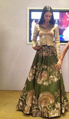 Blac Lehnga Dress, Lehenga Blouse Designs, Indian Designer Suits, Bridal Outfit, Salwar Kamiz, Red Lehenga, Designer Party Wear Dresses, Party Wear Indian Dresses, Dress Indian Style