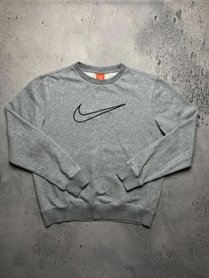 Hoodie Nike Vintage center logo swoosh hype fit Travis Style Size Men's / US M / EU 48-50 / 2 Color Grey Condition Gently Used Nike Vintage central logo central swoosh crewneck 80s 90s 00s retro spellout y2k sweatshirt centre swoosh big logo. The material is pleasant to the body. In a good condition. Fast sending! Condition : 8,8/10 Chest - 58 cm Length - 62 cm Shoulders - 46 cm Sleeve Length - 64 cm - ALL ITEMS ARE HEAT TREATED AND WASHED BEFORE SHIPPING - FOLLOW MY STORE - SEE MY OTHER ITEMS Sports Crew Neck Sweatshirt With Logo, Sports Crew Neck Sweatshirt With Logo Detail, Sports Season Sweatshirt With Logo And Long Sleeves, Sporty Winter Sweatshirt With Logo Detail, Sporty Winter Sweatshirt With Logo, Sporty Crew Hoodie With Logo Print, Urban Hoodie With Logo And Crew Neck, Cotton Sweats With Logo Print For Sports Season, Athleisure Sweats With Logo Print For Sports