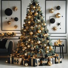 a decorated christmas tree with gold and black ornaments