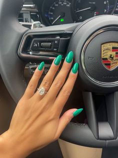 Summer Green Nails 2023, Summer Nails Trendy Almond, Summer Nails Emerald Green, Dark Green Nails Summer, Summer Nail Inspo Dip, Green Fun Nails, March Nails Ideas Green, Nails With A Green Dress, Summer Nails 2023 Color Trends Almond