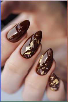 xiaohongshu chinese blush nails inspo douyin chinese nails chinese nail art Gold Leaf On Nails, Fall Nails Nail Art, Fall Brown Nails Design, Gold Brown Nails, Elegant Brown Nails, Nails Brown And Gold, Brown And Gold Nails Designs, Gold And Brown Nails, Brown Nails Art