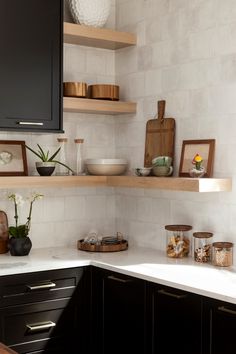 the kitchen counter is clean and ready for us to use