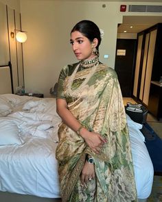 Sabyasachi Floral Saree, Botique Idea, Modest Saree, Sabyasachi Saree, Amrita Rao, Floral Sarees, Indian Women Fashion