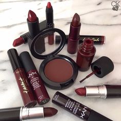 Maroon Aesthetic, Mac Cosmetics Lipstick, Make Up Inspiration, Dark Lipstick, Mac Makeup, Mac Lipstick, Jeffree Star, Makeup Brands, Bath Bomb