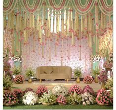 Mandapam Decoration, Wedding Stage Decoration Ideas, Dhoti Ceremony, Sangeet Ideas, Stage Decoration Ideas, Ganesh Decoration, Hindu Wedding Decorations, Small Wedding Decor, Engagement Stage Decoration