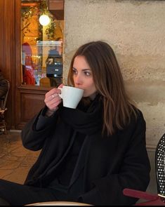 Hair Inspo Aesthetic, Mid Length Straight Hair, Midi Hair, Brown Hair Cuts, Brunette Hair Cuts, Brown Hair Inspo, Straight Hair Cuts