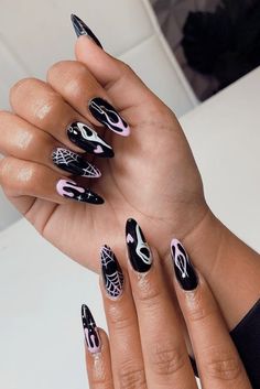 Spooky Oval Nails, Long Almond Halloween Nails, Black Halloween Nails Coffin, Almond Spooky Nails, Spooky Halloween Nails Almond, Halloween Nails 2023 Almond, Spooky Black Nails, Spooky Halloween Nails 2023, Almond Shape Halloween Nails