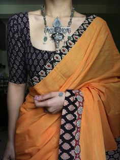 Handloom Saree Blouse Designs, Kalamkari Saree Blouse Designs, Printed Blouse Designs For Saree, Daily Wear Saree Blouse Designs, Kalamkari Blouse Designs, Being Classy, Latest Saree Blouse, Kalamkari Blouse, Cotton Saree Blouse Designs