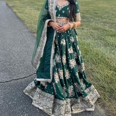 Party Wear Indian Lehnga Size Xs, Can Fit Small (Bottoms Length: 42 Inches) New, With Tags :) Laskharaa Fabric: Silk Embroidery: Zari Indian Culture Clothing, Bangladesh Dress, Green Indian Dress, Lehenga Green, Arabic Fashion, Dark Green Wedding, Culture Clothing, Trendy Fall Outfits, Arab Fashion