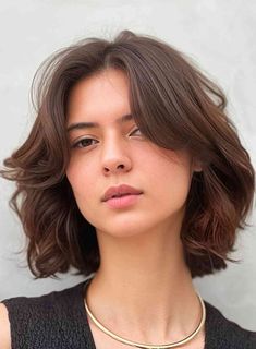 Discover the allure of Short Bob Hairstyles for Women! Explore cuts, styling tips, and maintenance to rock your perfect bob with confidence #shorthairsideas Elegant Short Hair, Trendy Bob Hairstyles, Haircut Styles For Women, Classic Haircut, French Bob, Wavy Haircuts, Chin Length Hair, Short Hair Styles Easy