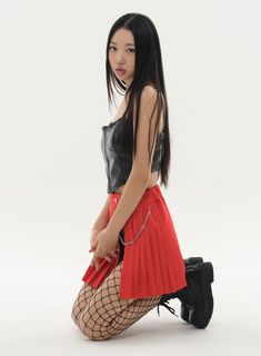 Blackpink And Twice, Pleated Mini Skirt, Photo Poses, The Fashion, Fashion Collection, Unique Pieces, Mini Skirt, Cool Photos, Korean Fashion