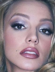 1990s Makeup, 2000’s Makeup, 2000 Makeup, Los 90s, 90s Makeup Look