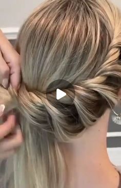 Diy Medium Hair Updos, Easy Diy Hair Updos, Easy Fancy Updos For Medium Hair, Hair Updos Easy Wedding, Easy Bridesmaid Hair, Short Hair Braids Tutorial, How To Do An Updo Yourself, Easy Hair Updos For Beginners, Simple Updos