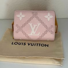 Open To Offers!!! Good Condition Louis Vuitton Trifold Wallet! It’s Gorgeous Pink With A Dust Cover. You Are Getting A Preloved Item So It’s Not New! It’s A Great Collectors Item To Add To Any Collection! Sold On The Preloved Market For $2,300-$2,700 Usd Brand: Louis Vuitton Gender: Women Size (Hxwxd): 8.5cm X 11cm X 2.5cm / 3.34'' X 4.33'' X 0.98'' Dust Cover, Trifold Wallet, Bag Lady, Womens Sizes, Louis Vuitton, Wallet, Pink