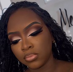 Pretty Natural Makeup Looks, Smokey Eye Black Women, Full Cut Crease Eye Makeup, Smokey Glam Makeup, Esthetician Career, Freelance Makeup Artist Business, Soft Cut Crease, Vampy Makeup