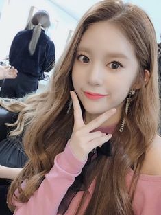 Daisy Momoland, Cool Girl, The Live, Breaking News, Daisy, Entertainment, Sports, Twitter