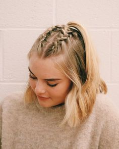 French Braid Short Hair, Braided Bangs Hairstyles, Gym Hairstyles, Braided Bangs, Bangs Hairstyles, French Braid Hairstyles, Short Braids, Peinados Fáciles Para Cabello Corto, Penteado Cabelo Curto